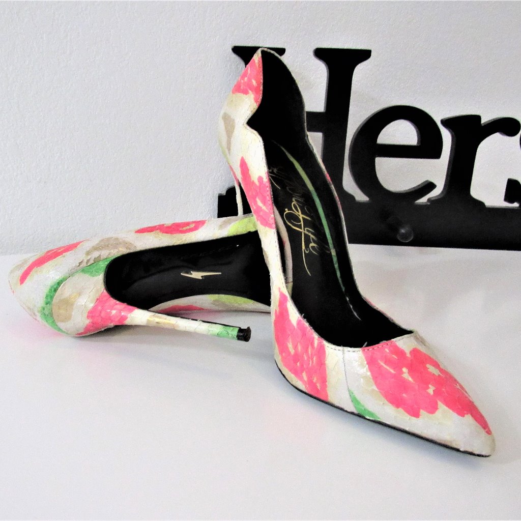 Lust For Life Women’s Size 7 Heeled Shoes Pumps Stilettos, Snake Skin Textured